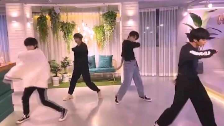 【T.A.N.T.】Ding Chengxin merayakan ulang tahun ke-18 dengan menari ulang lagu “Jopping” & tarian girl