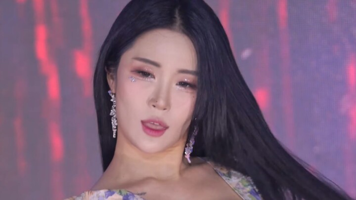 เกิร์ลกรุ๊ปเกาหลี Girl Crush โบมี กระโปรงลายดอก เต้นสุดฮอต