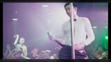 [Movie]A male bartender performed the pole dance|<Dying to Survive>