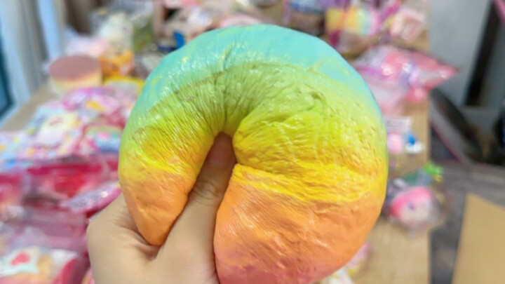 Mang theo chiếc đệm lò xo chậm trị giá 7 nghìn đồng lên núi rồi!