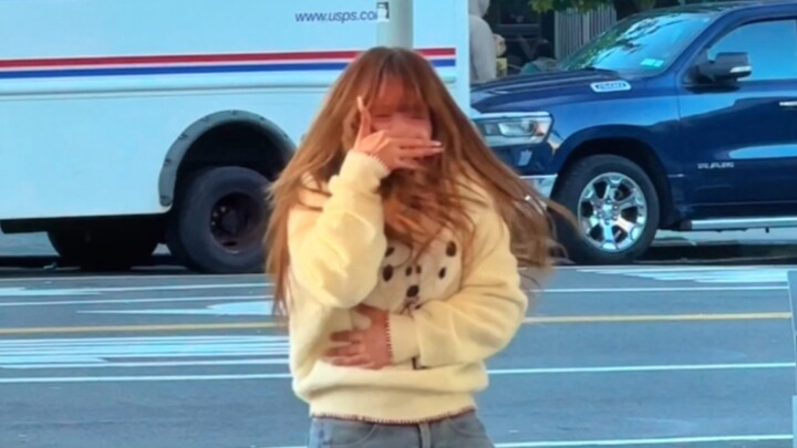 在纽约大街上呕吐spaghetti！