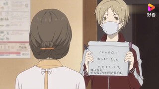 夏目被妖怪封印了声音，只好每天拿着本子写字
