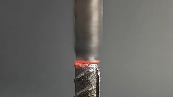 ก็เชื่อมเหล็กเส้นเกลียวเข้าไปแล้วด้วยนะ