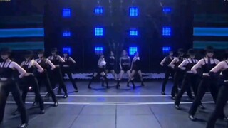 The stage adaptation of LE SSERAFIM's award ceremony performance totally got me hyped up!!