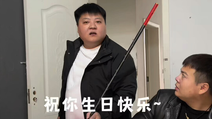 雪下的那么深，下的那么认真。倒映出我躺在雪中的伤痕