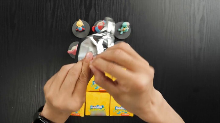 After SpongeBob SquarePants came out, a guy spent 1,000 to buy his blind box. The moment he opened t
