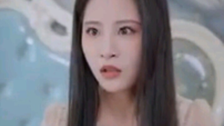 27.She wakes up as the CEO wife Her warmth makes the insecure CEO indulge in their exclusive romance