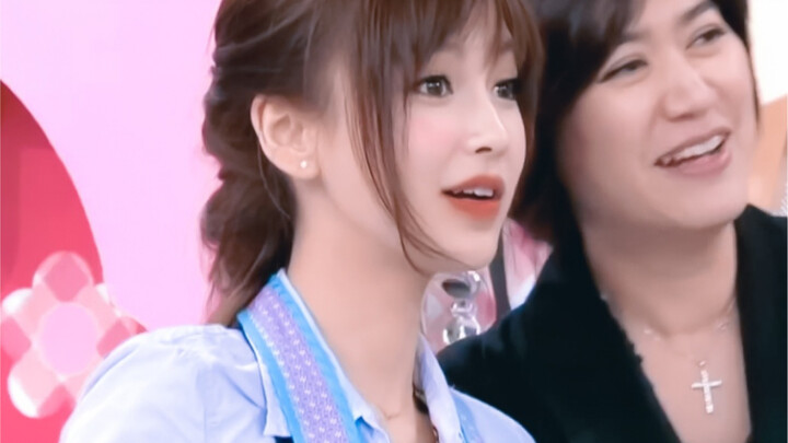 Tolong... ini benar-benar boneka asli, kan...