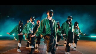 “Better watch yo Self” เป็นการยกย่องเพลงคลาสสิกของวง Kinjaz