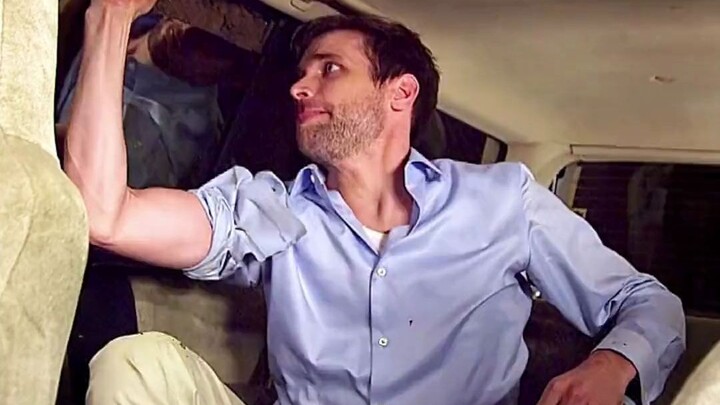 A man driving was nearly swept away by a mudslide, and the next scene was shocking!