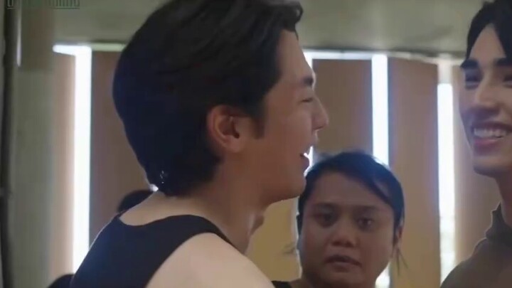 พนักงานทุกคนได้รับการชุบทอง