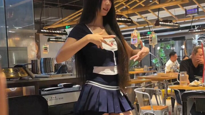 مرحباً بعد غياب طويل، يا آمي! 200 رقص حيوي!