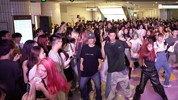 [กิจกรรมฉลองครบรอบ 18 ปี Super Junior] Sing and Dance Guangzhou Station 40th KPOP Random Dance เกม K