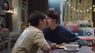 อย่าเปิดประตูนะ จูบกันต่อไป