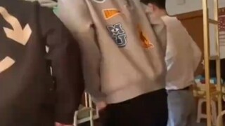 Yantai, Shandong. Seperti apa rasanya punya teman sekamar yang nggak boleh pakai celana panjang saat