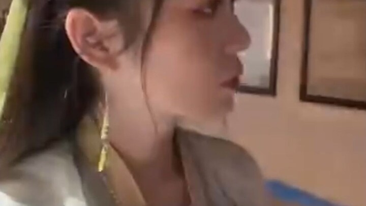 ที่เอาชนะร้านอาหารฮิตในโลกออนไลน์กลับกลายเป็นคลินิกแพทย์แผนจีน เปิดให้บริการตอนสิบเอ็ดโมงครึ่ง