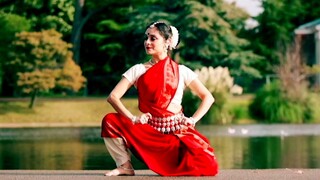India's classical Odissi dance best reflects the beauty of Indian women's bodies!