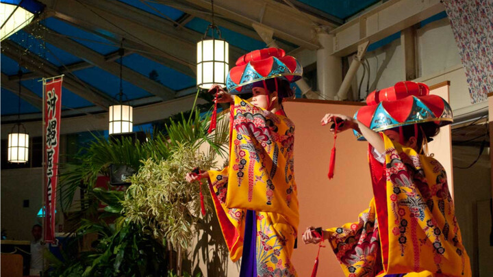 琉球知事玉城丹尼访北期间跳传统庆祝舞蹈