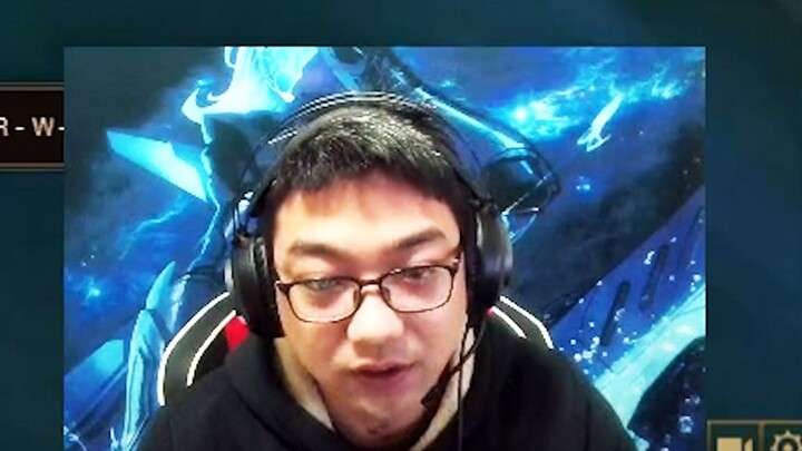 هذا هو الشخص الأكثر شبهاً بالماجستير دا في العالم الذي رأيته على الإطلاق