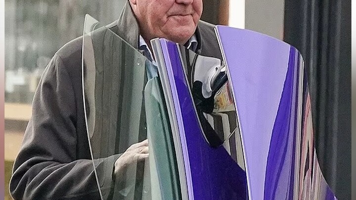 McLaren boasts an extremely advanced door-opening design.