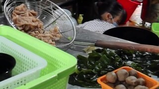 Chengdu conducted a surprise inspection of the kitchen conditions of popular online takeout restaura