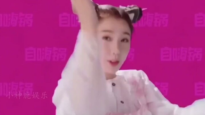 Do celebrities really need to earn money from such mesmerizing ads? Lu Han and Guan Xiaotong are pra