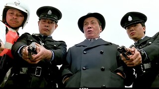 洪金宝刚刚出狱，下一秒被警车包围给抓了回来，罪名是：越狱！
