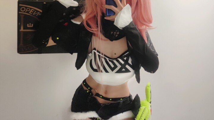 Bagikan ke temanmu, biar dia juga jadi bos Nicole yang menemanimu merayakan Qixi!