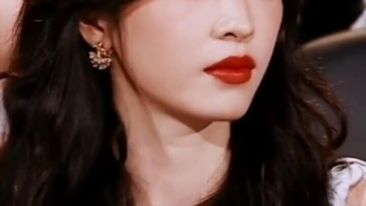 Her long hair clearly looks better, so why does she insist on a short cut? Not a single second is wa