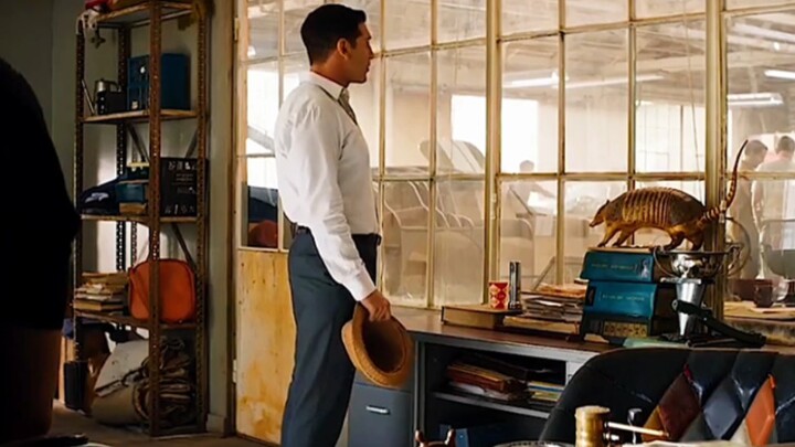 他被人歧视被驱逐然而在几年后他将改变自己的命运