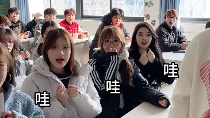 Hari pertama sekolah sudah canggung begini?