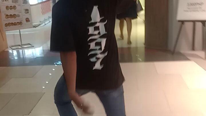 ahaahhha mukhang ewan😂