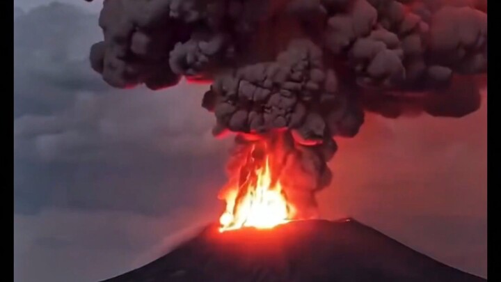 The most terrifying 🤯 volcano eruption 🌋