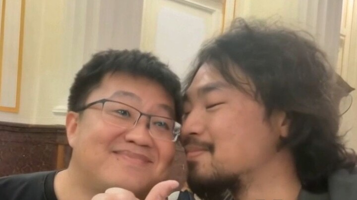 【AI Video】Brother Feng kisses all things in the world