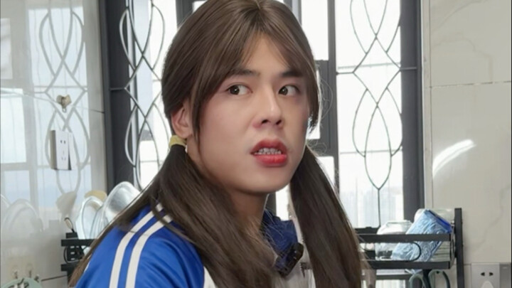 Becoming an adult like Auntie Xiao is the heroism of my teenage years.
