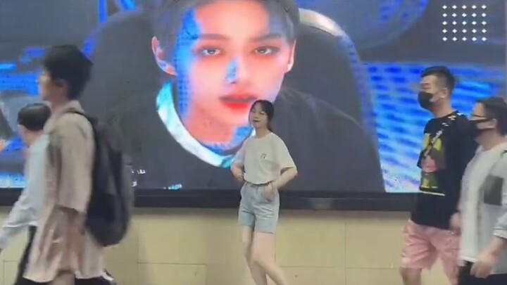 Who is dancing world in the subway station