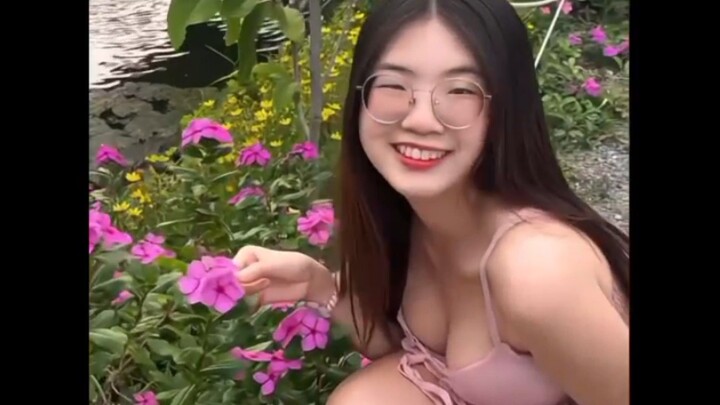 kaca mata nya itu looh🤩🥵