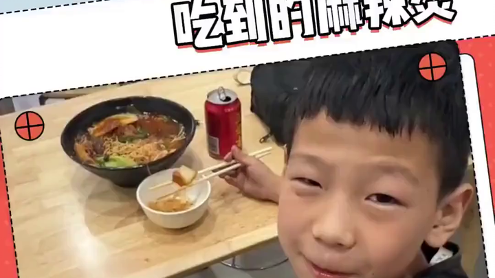 小涵哥随手一拍，弟弟的懂事让品牌方疯狂互动