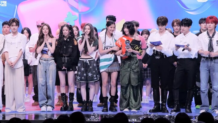 MEOVV 'HANDS UP' Encore Tembakan Lurus MCD2025.5.15