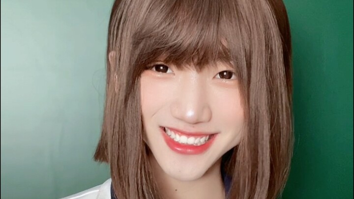 เพื่อนร่วมชั้นวัยหนุ่มสาว กำลังอยู่ในช่วงเจิดจรัส…