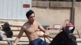 [Wu Lei] Stop riding a horse, ride... well, everyone knows