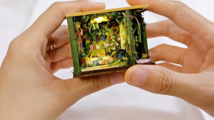 Miniature scene|Restore the room of the villain Arrietty who borrowed things by hand (small display 