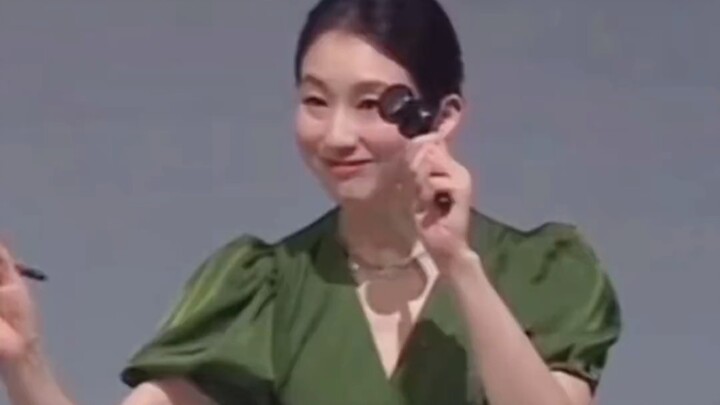 เฉินเหลียงหลิงถ่ายภาพงานศิลปะชิ้นหนึ่งได้เงินเท่าไหร่? รายได้ทะลุแปดหลักแล้ว!