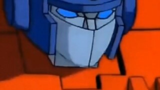 เมื่อ Optimus Prime ถูกมนุษย์กดขี่ให้ทำงานล่วงเวลา! ! !