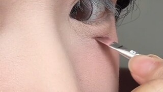 Membuat bulu mata palsu dari ketiadaan!