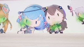 [Four Jubilee Balls] Beautiful girls livestreamed sniffing their stinky feet, the scene was somewhat