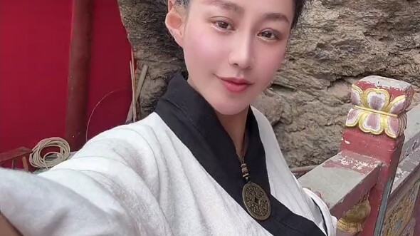 Đạo sĩ xuống núi