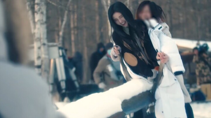 Rumor has it that wherever she is, the director and crew all start spoiling her rotten (Part 2)