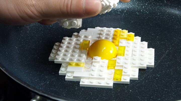 Fried egg sandwich! A quick breakfast! [LEGO + Stop-Motion Animation]
