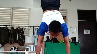 handstand 🔥💪